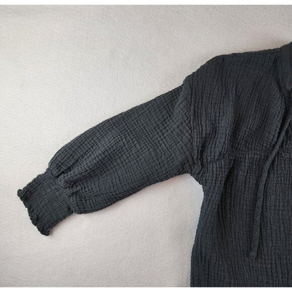 Evereve Eleanor Smocked Cotton Gauze Top 3/4 Sleeve Tie Neck Keyhole Black sz XS - Picture 2 of 9